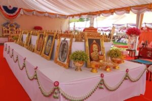 ประธานในพิธีพุทธาภิเษกเหรียญทูลเกล้า หลวงปู่ขำ